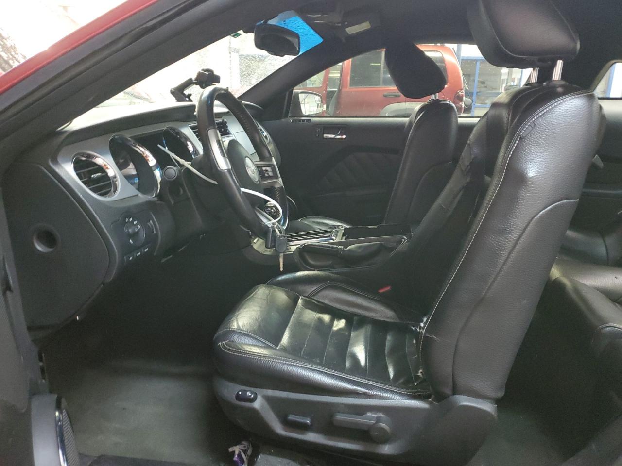 2011 Ford Mustang - Image 7