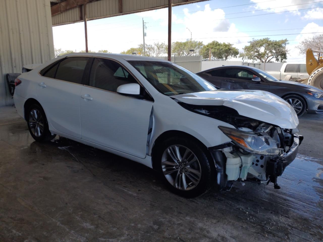 2016 Toyota Camry - Image 4