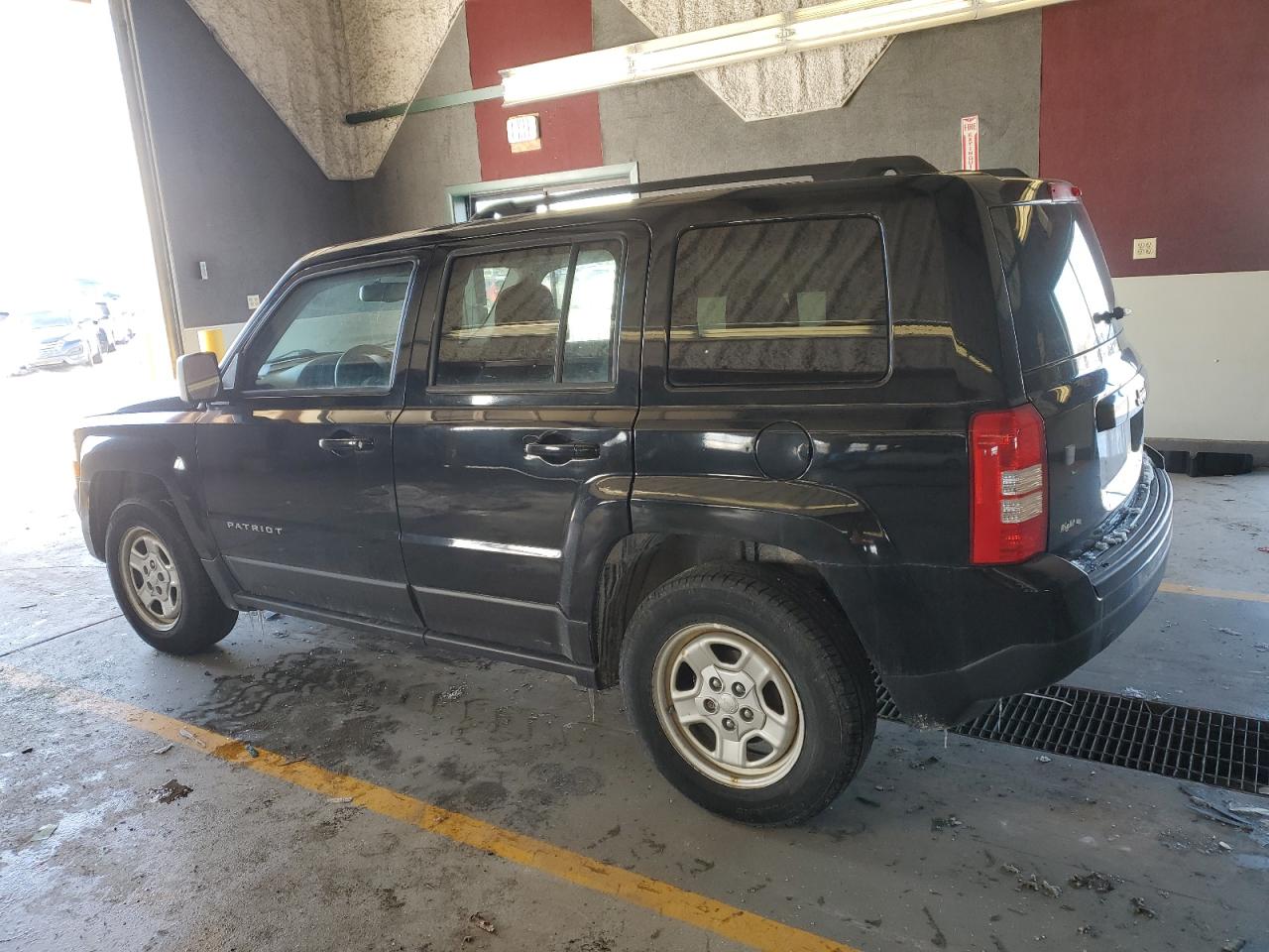 2017 Jeep Liberty (Patriot) - Image 2