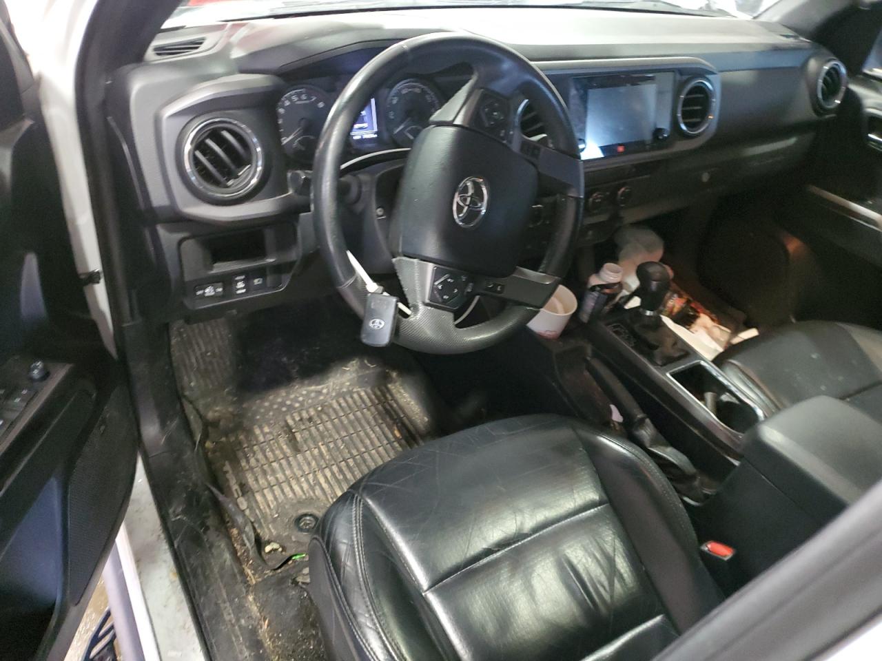 2019 Toyota Tacoma - Image 8