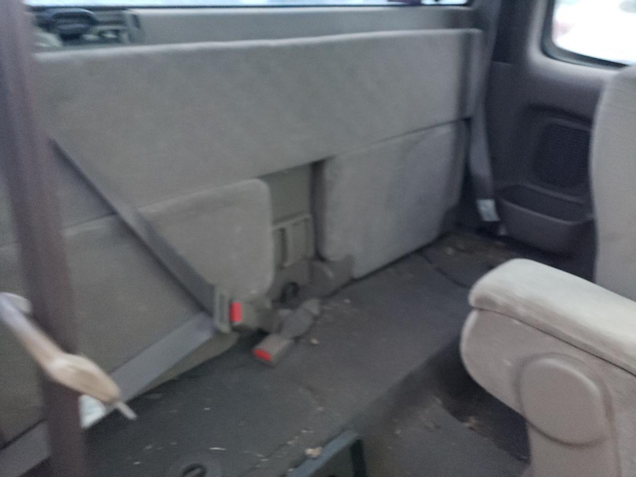2004 Toyota Tacoma - Image 10