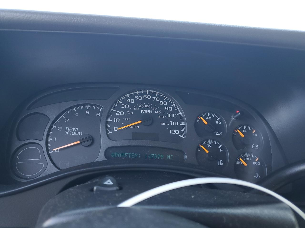 2004 Chevrolet Silverado - Image 9