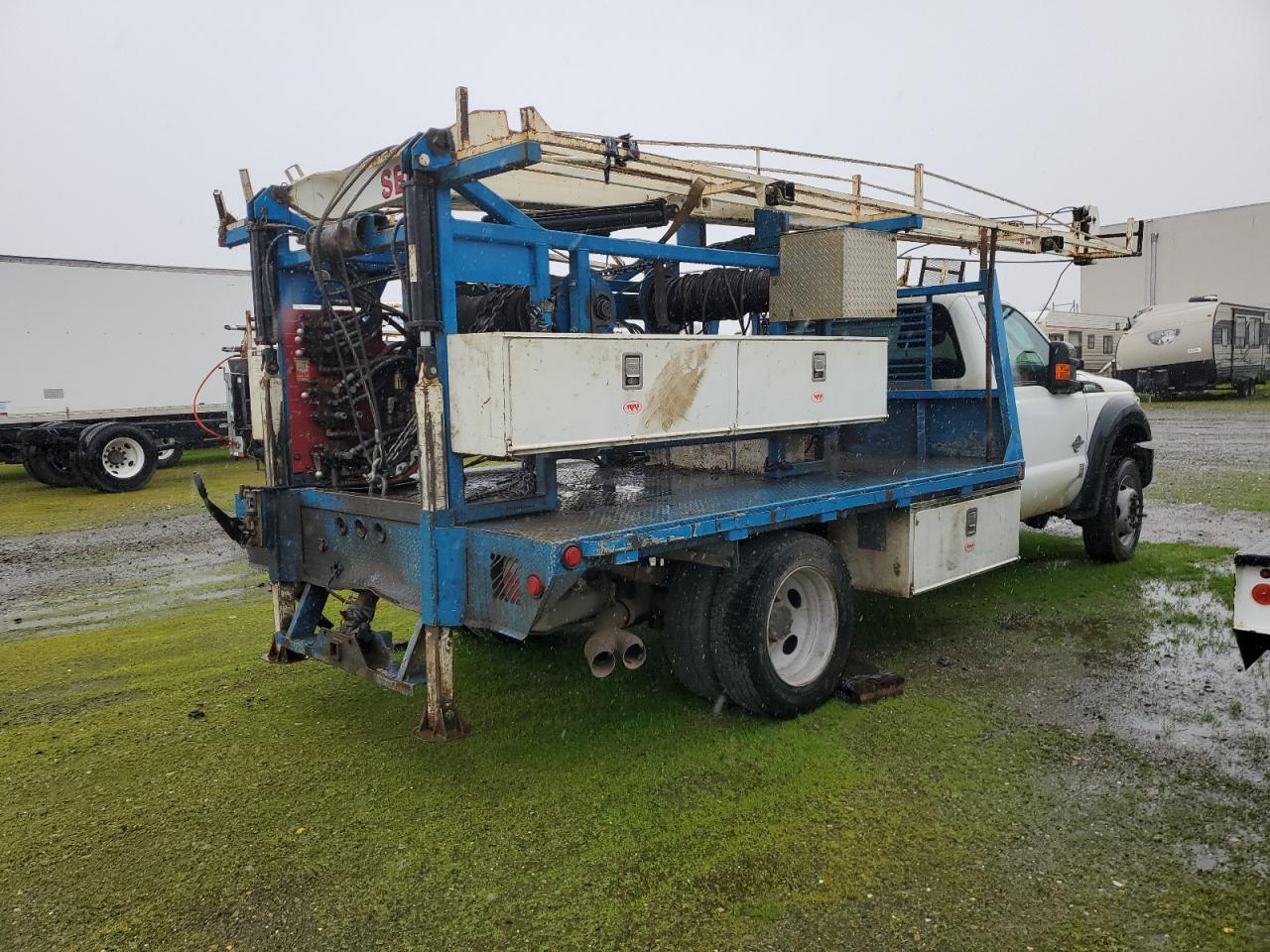 2014 Ford F550 - Image 3