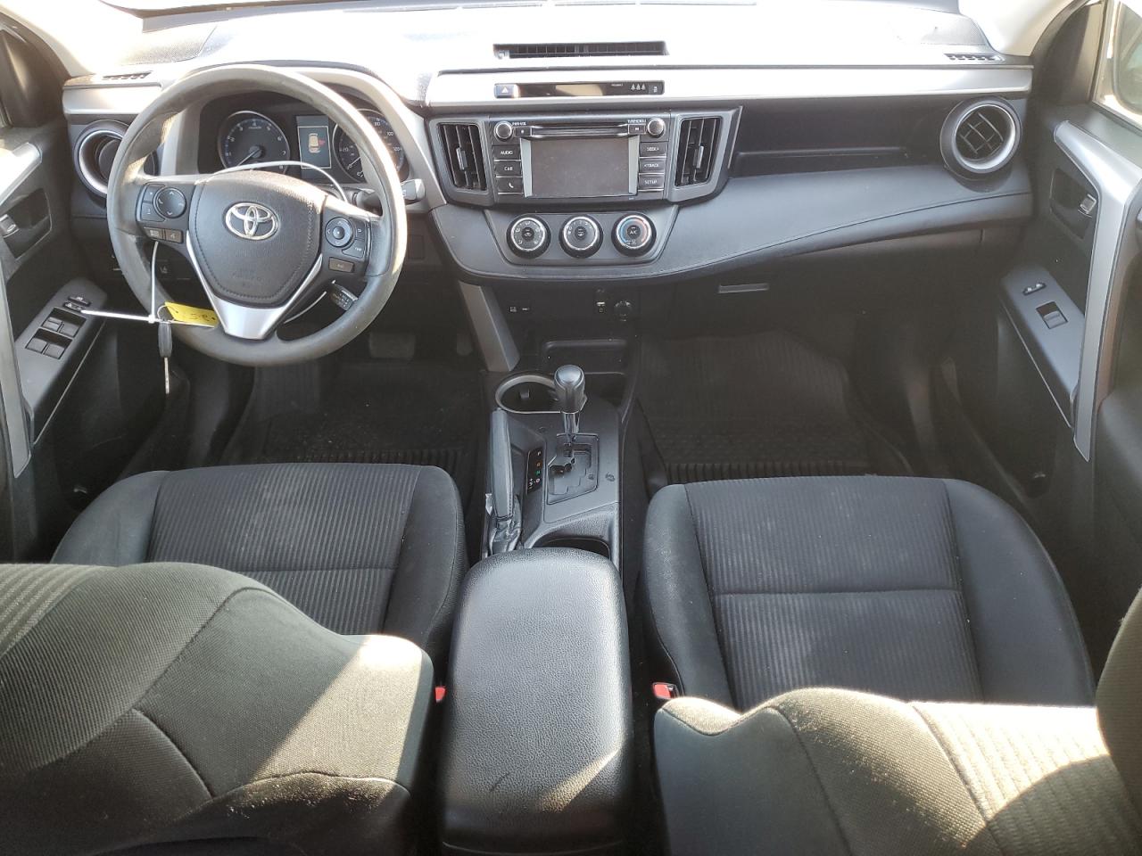 2017 Toyota RAV 4 - Image 8