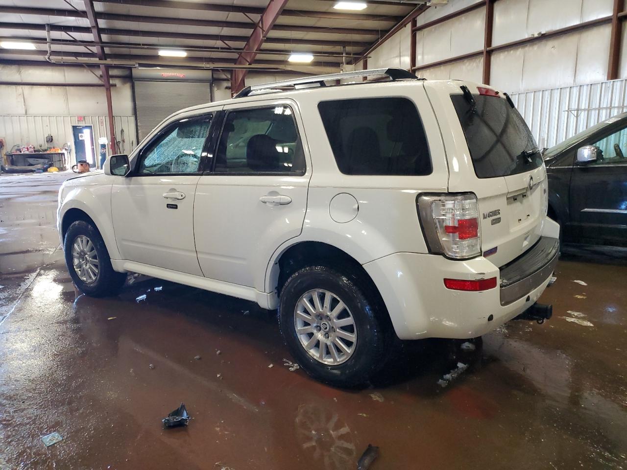 2010 Mercury Mariner - Image 2