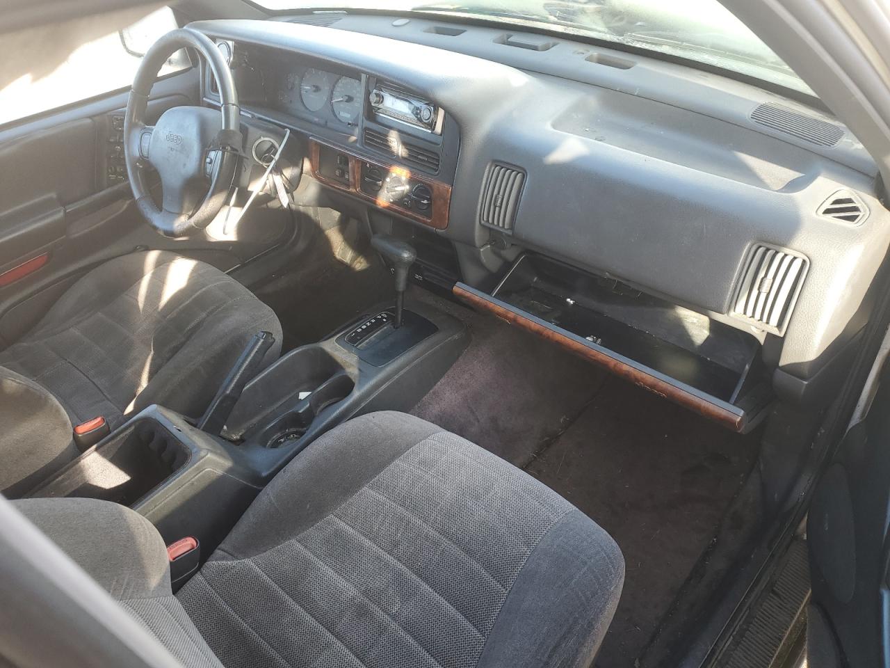 1996 Jeep Grand Cherokee - Image 8