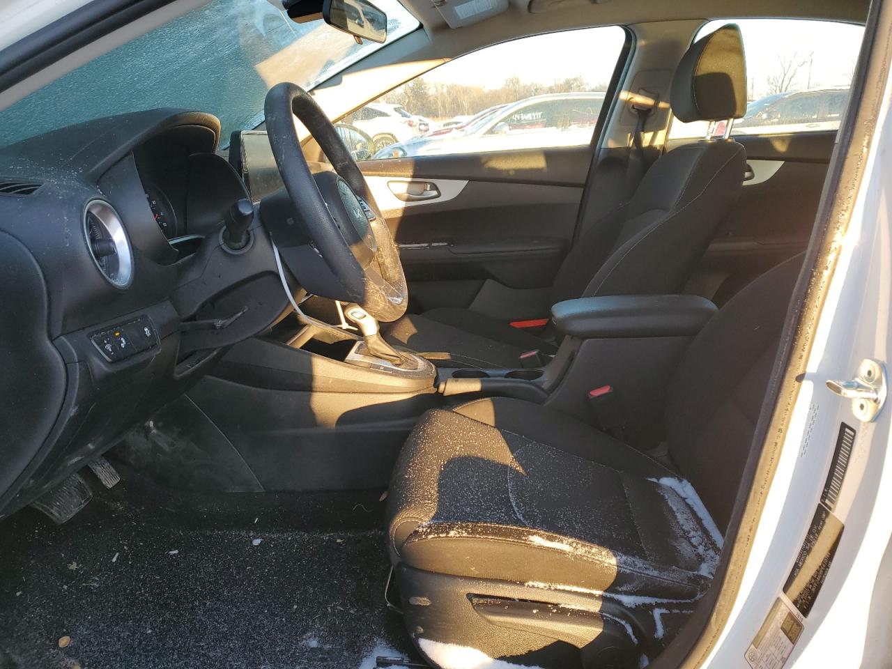 2023 Kia Forte - Image 7