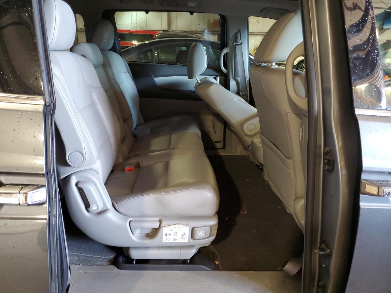 2011 Honda Odyssey - Image 11