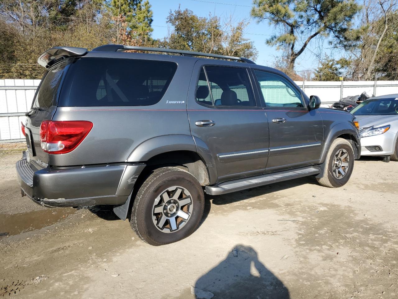 2006 Toyota Sequoia - Image 3