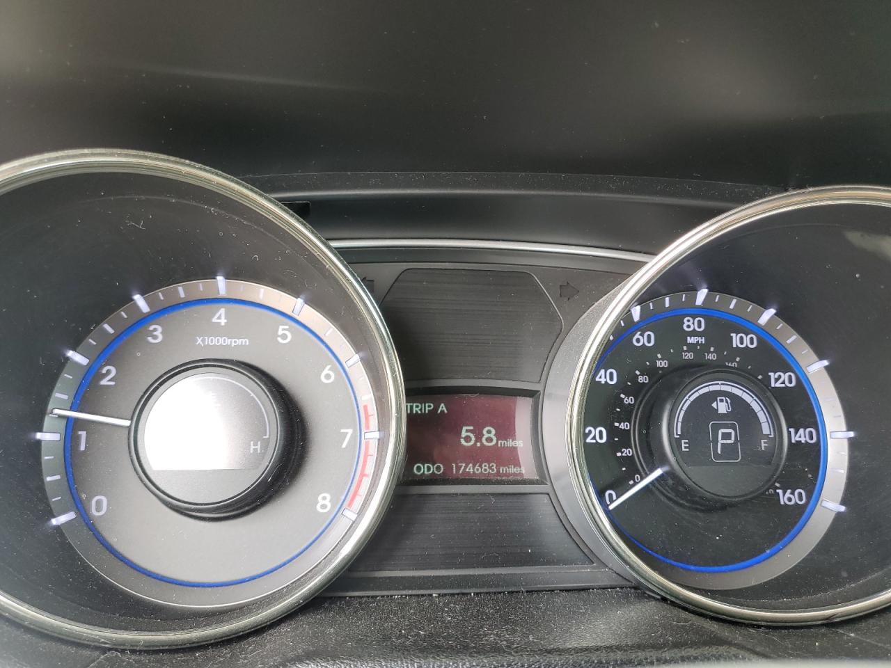 2012 Hyundai Sonata - Image 9