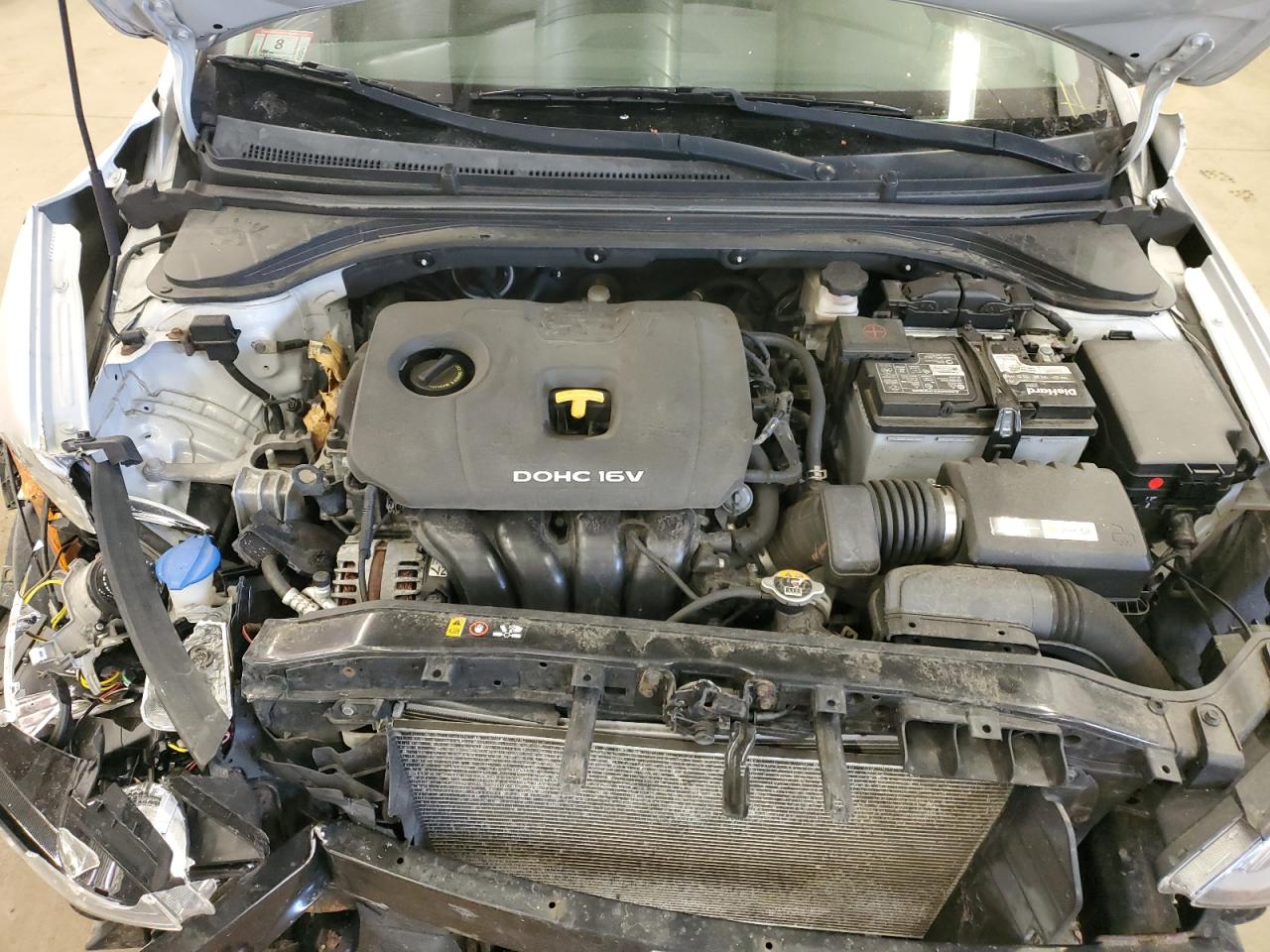 2017 Hyundai Elantra - Image 11