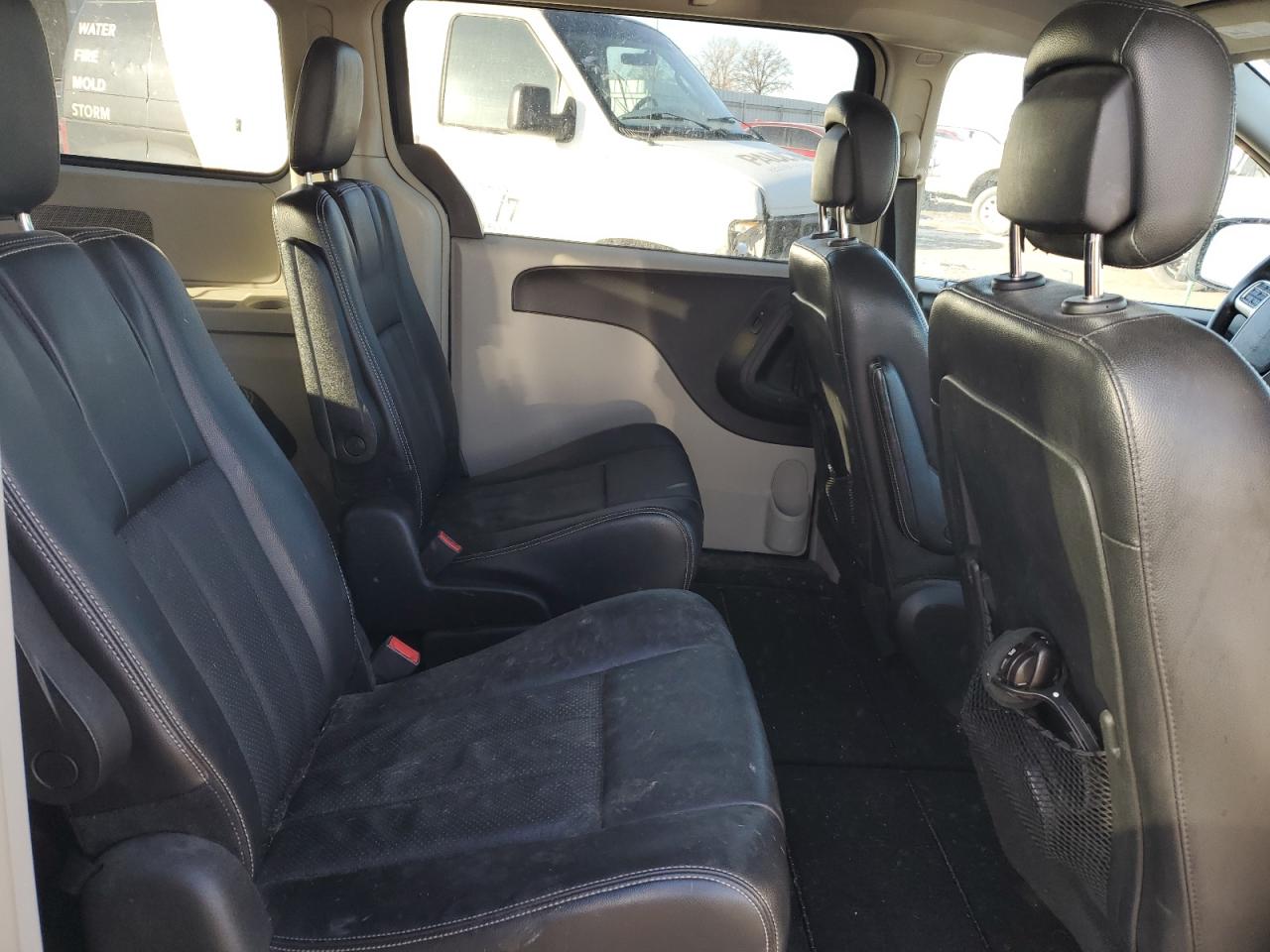 2012 Chrysler Town & Country - Image 11