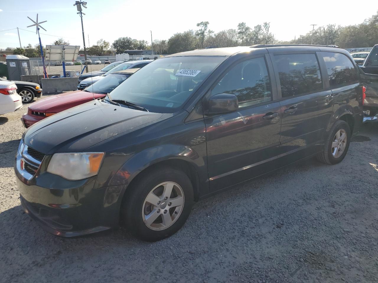 2013 Dodge Caravan - Image 1