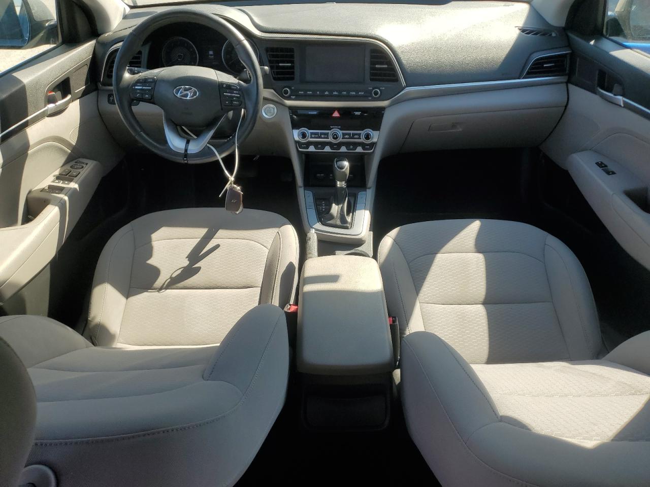 2019 Hyundai Elantra - Image 8
