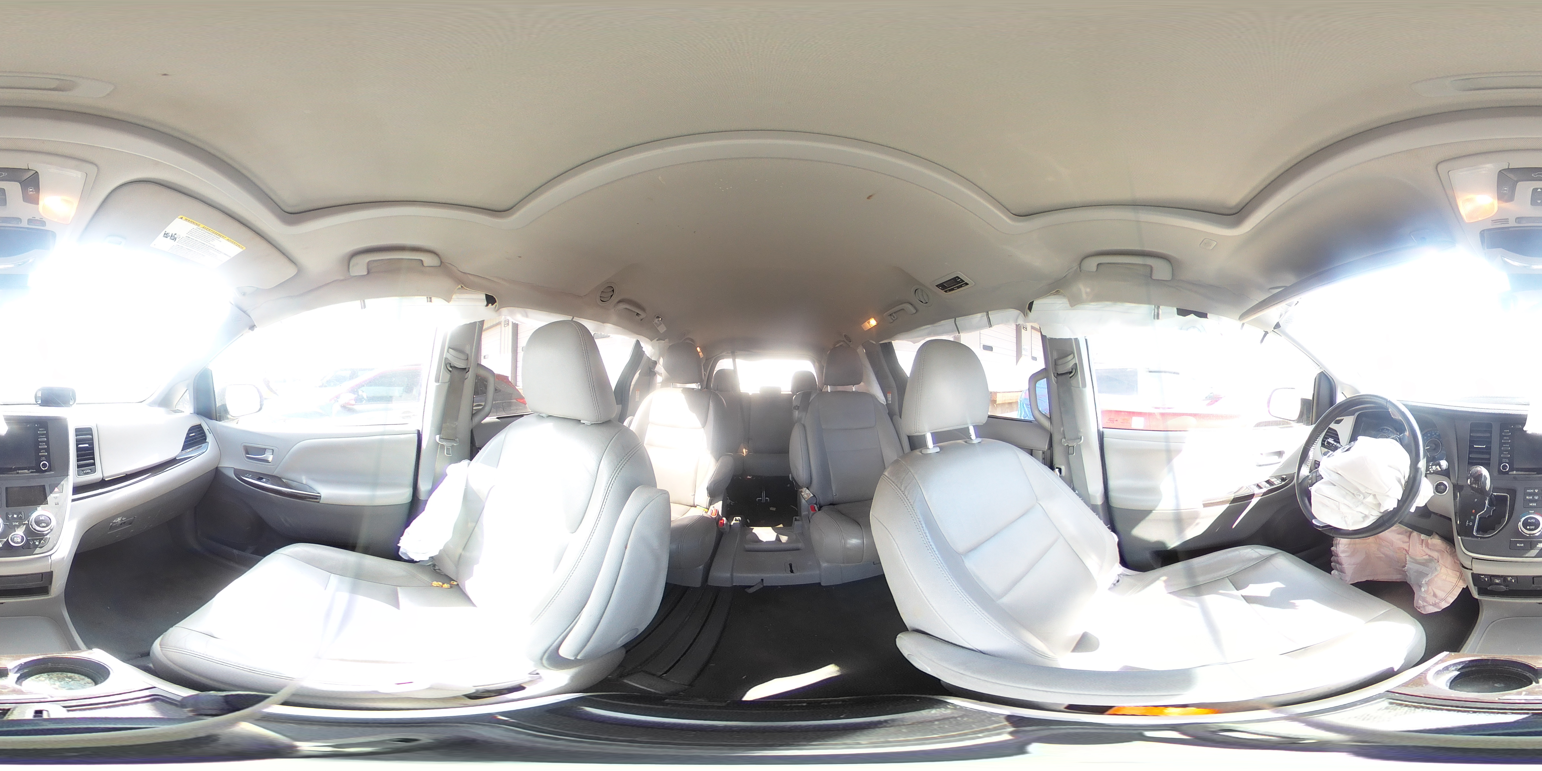 2020 Toyota Sienna - Image 13