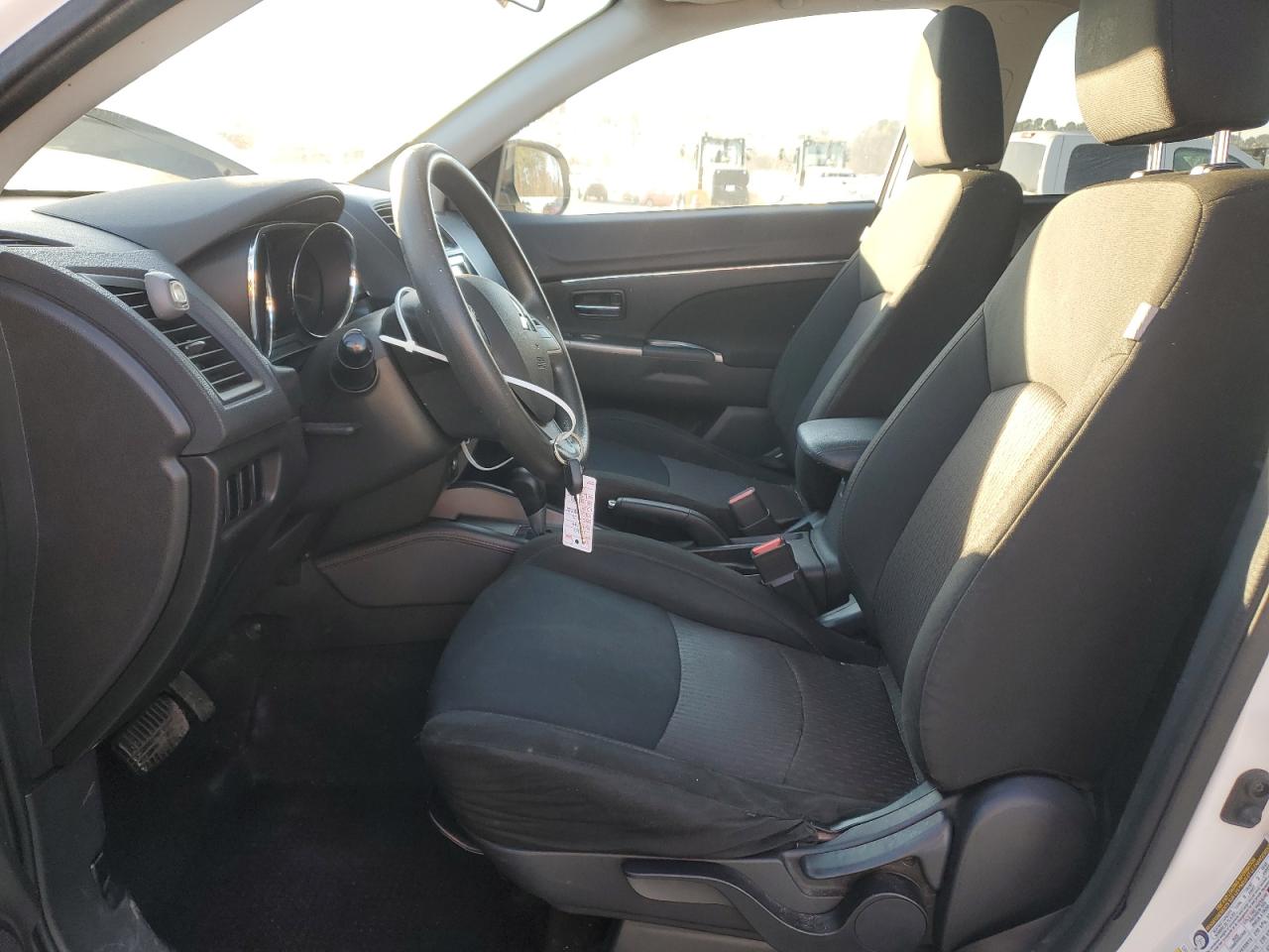 2018 Mitsubishi Outlander - Image 7