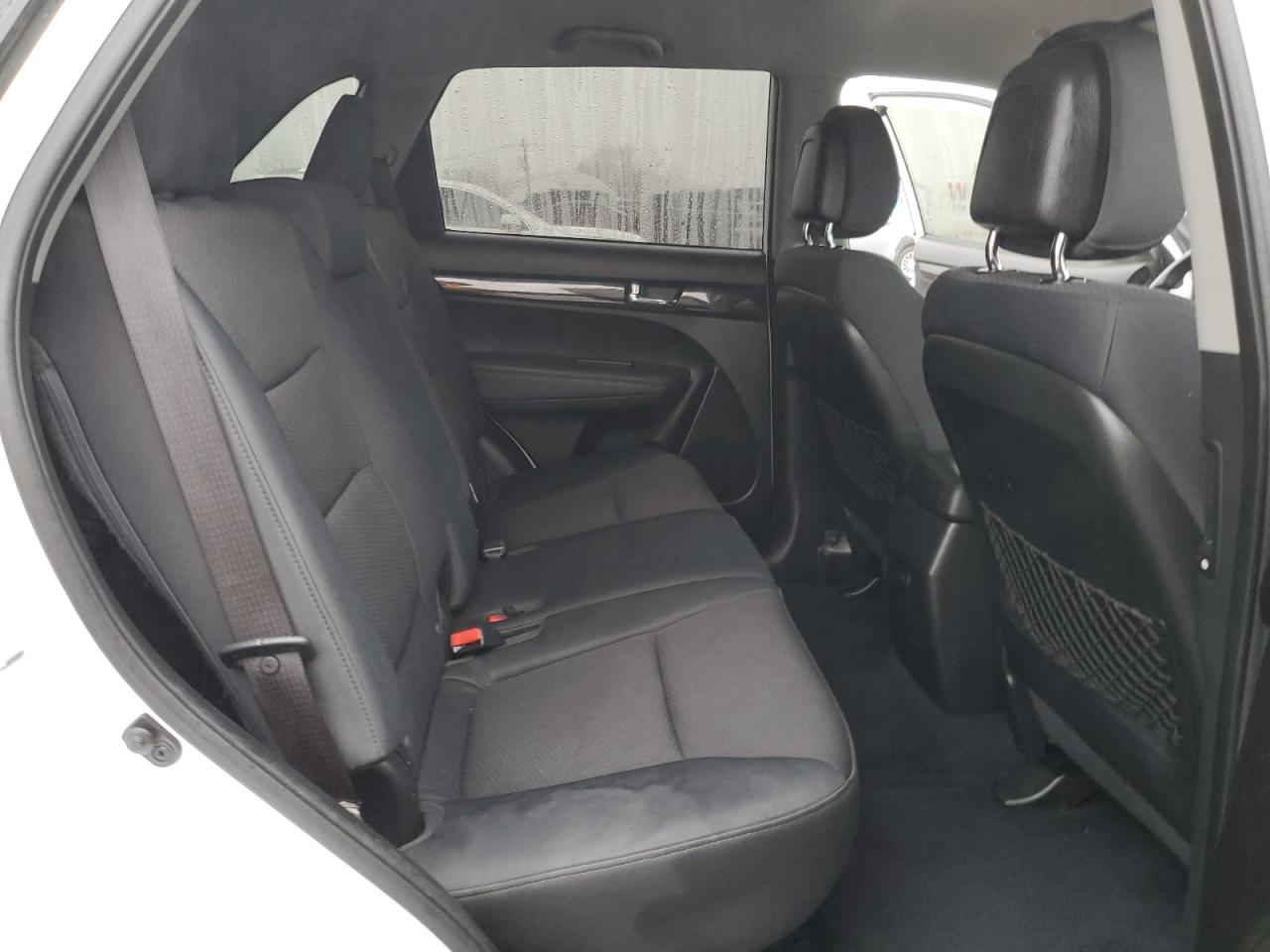 2011 Kia Sorento - Image 12