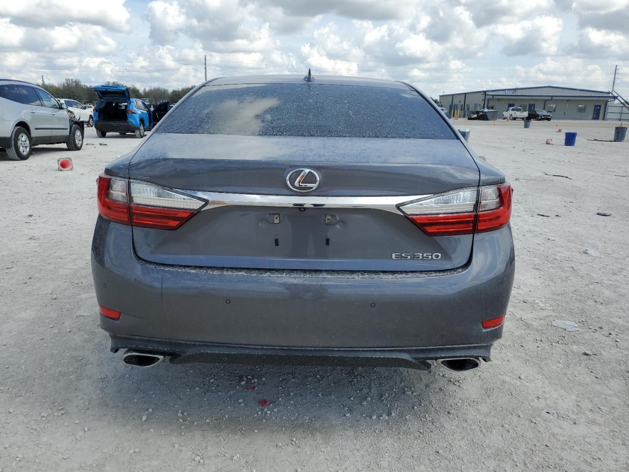 2016 Lexus ES - Image 6