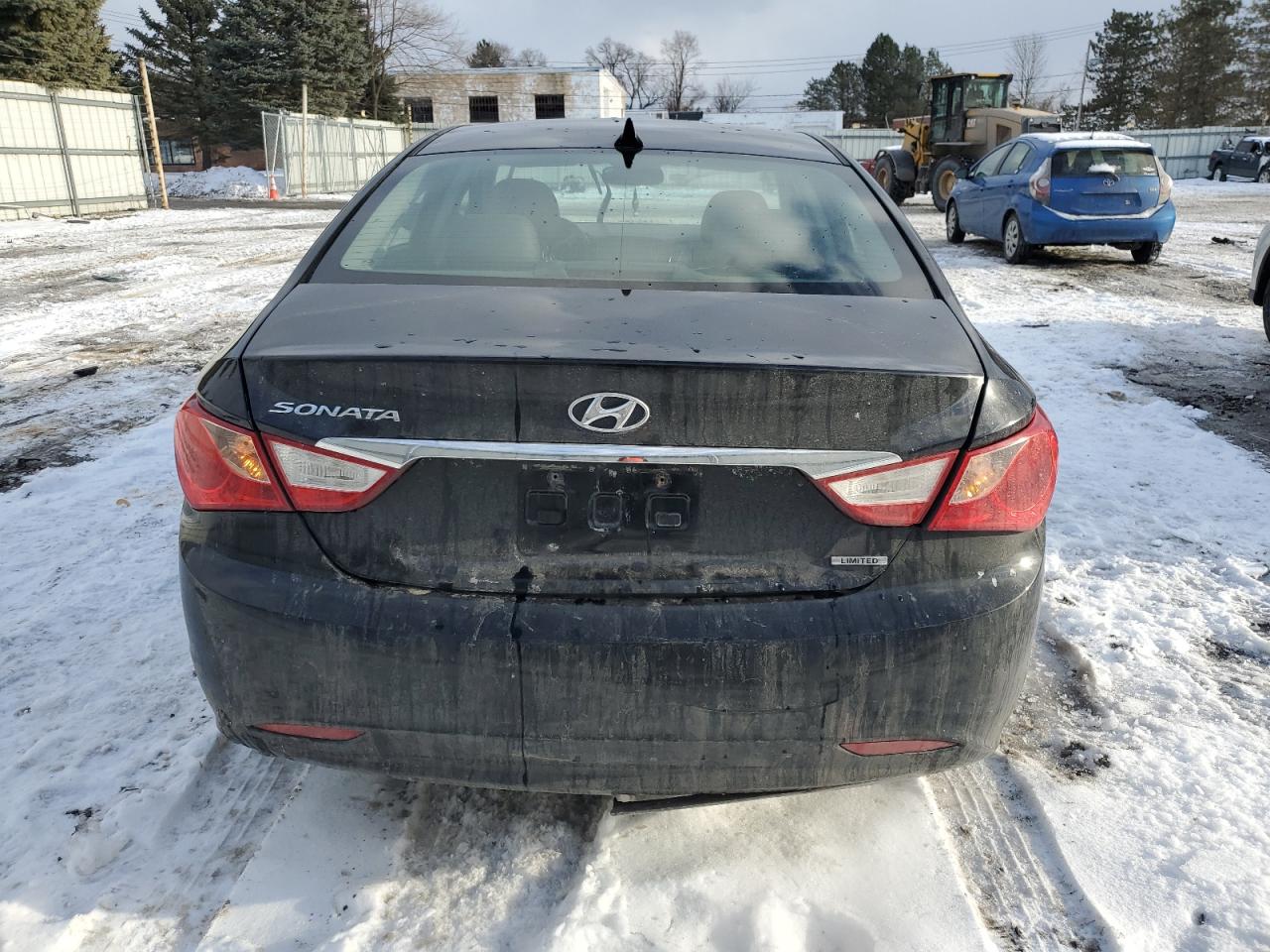 2011 Hyundai Sonata - Image 6