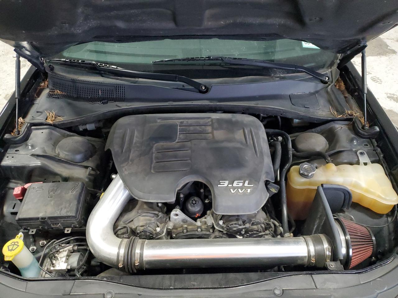 2019 Chrysler 300 - Image 11