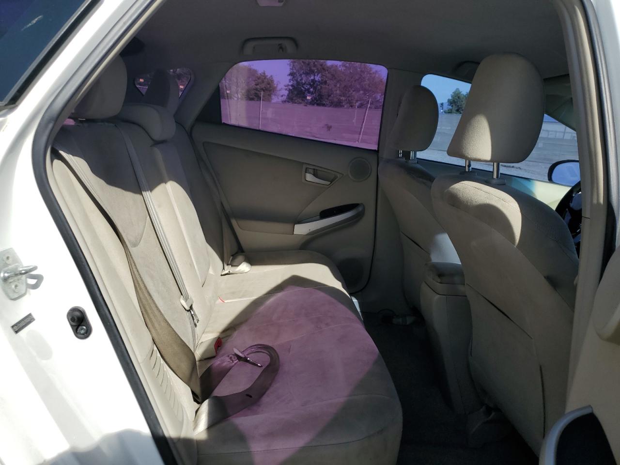 2010 Toyota Prius - Image 10