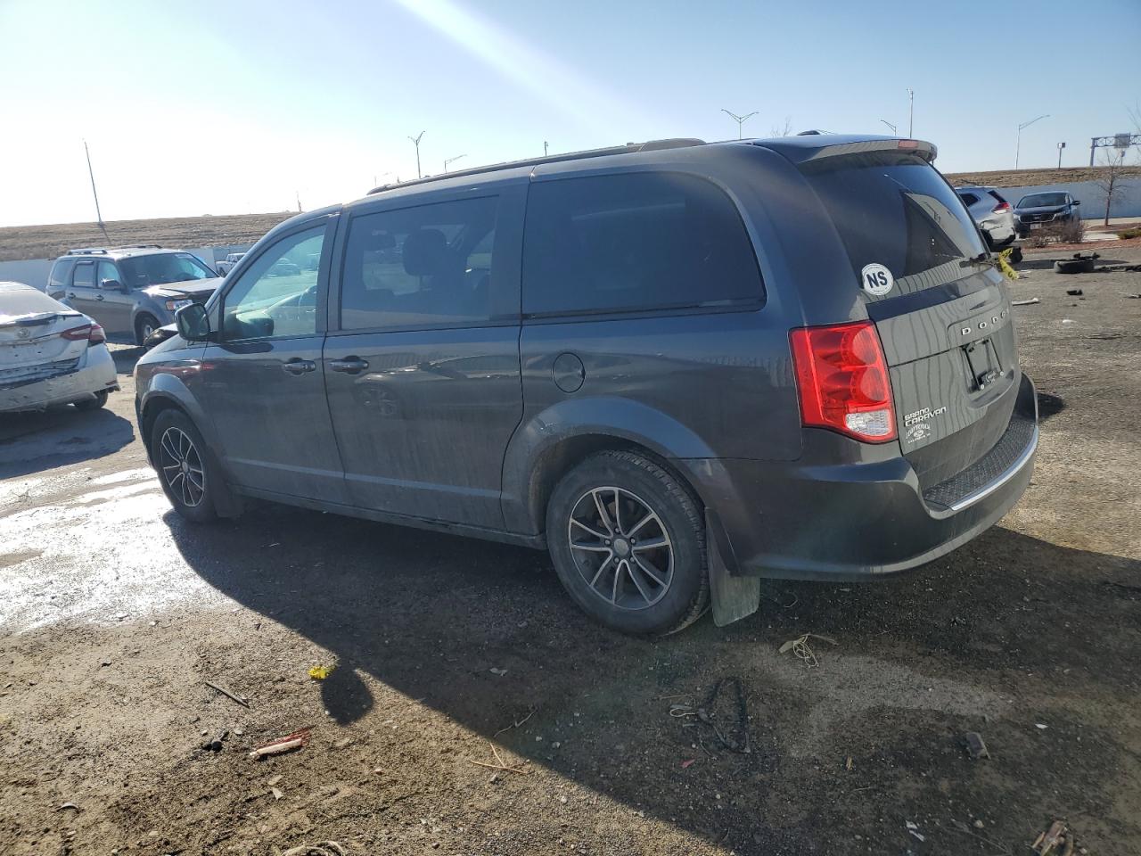 2019 Dodge Caravan - Image 2