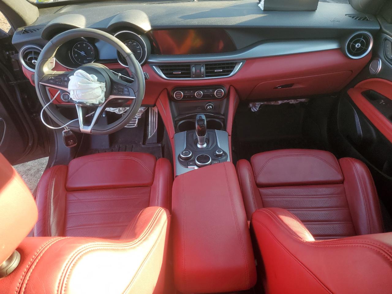 2019 Alfa Romeo Stelvio - Image 8