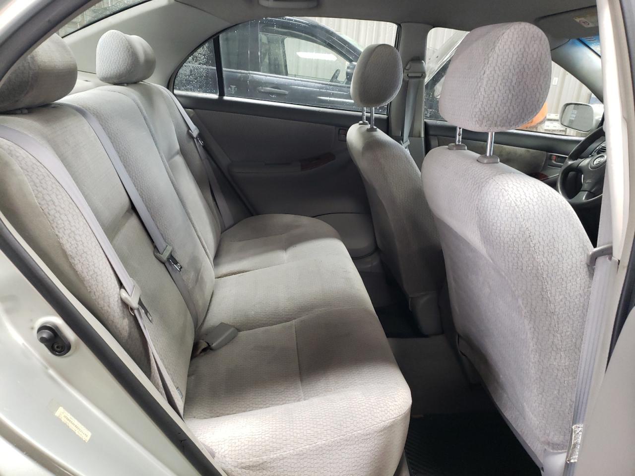 2004 Toyota Corolla - Image 10