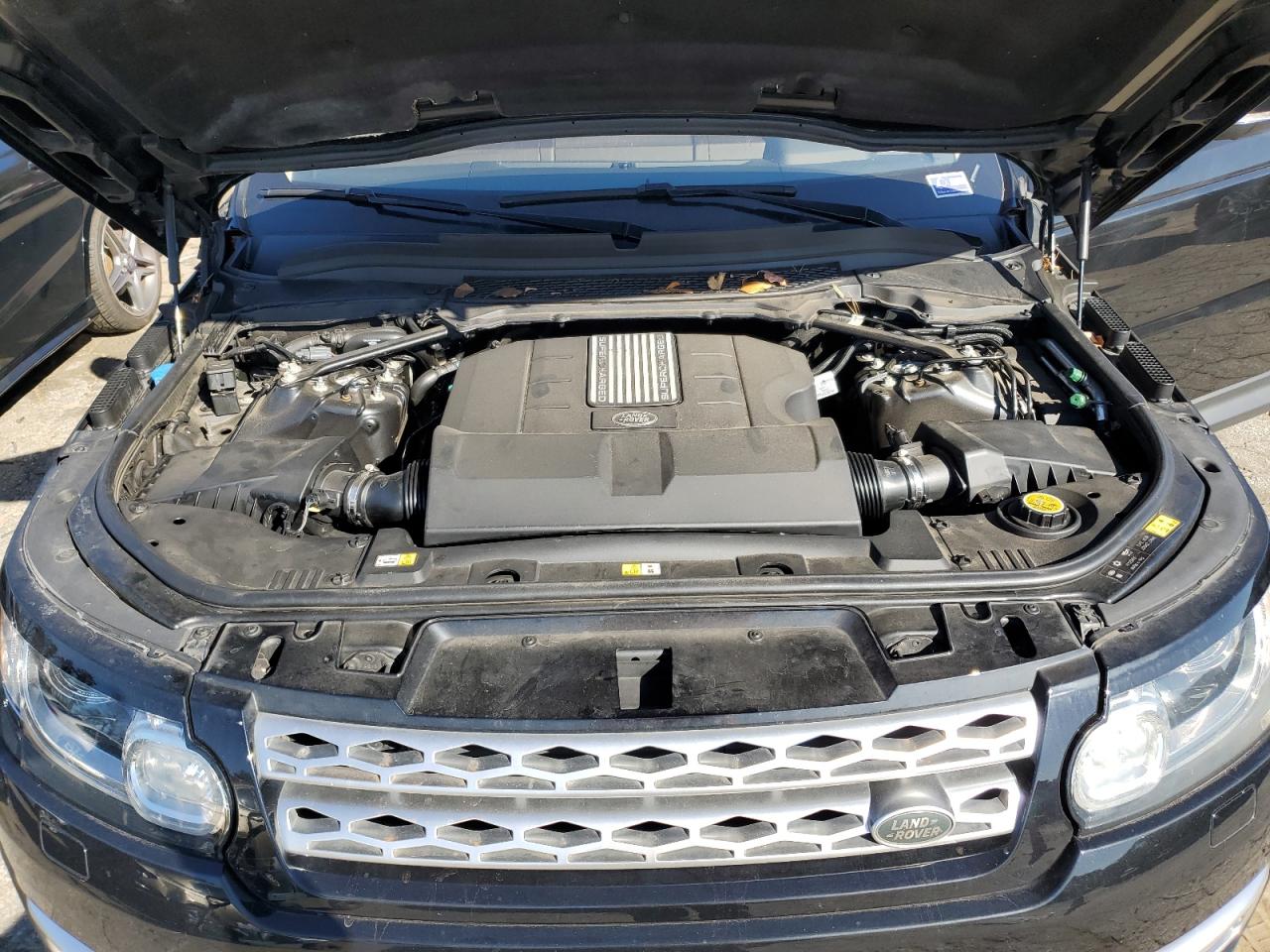 2017 Land Rover Range Rover - Image 12
