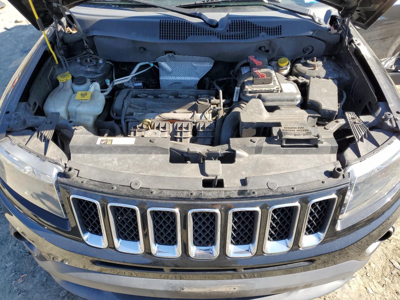 2015 Jeep Compass - Image 12