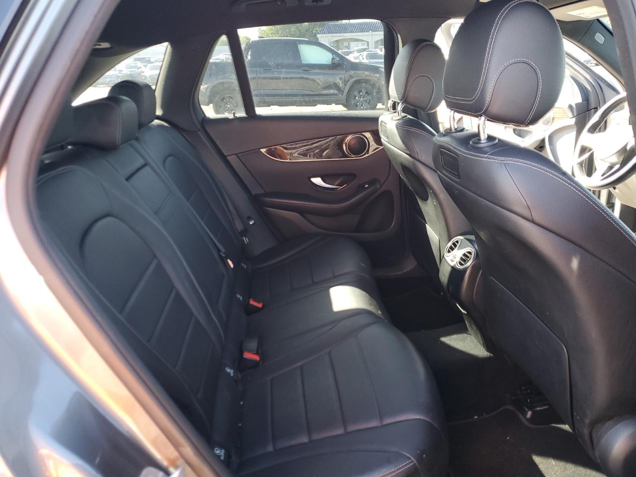 2018 Mercedes-Benz GLC - Image 11