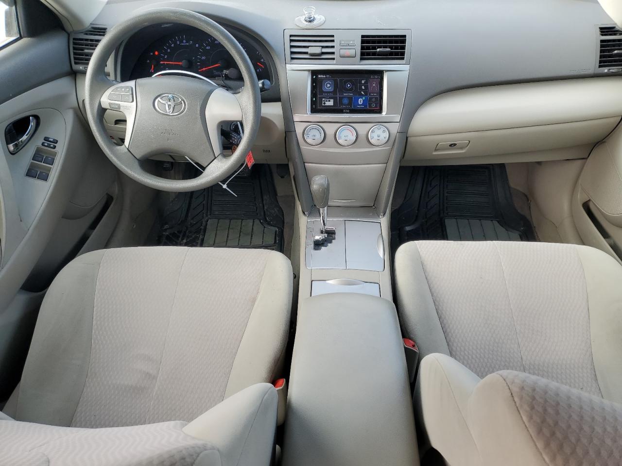 2011 Toyota Camry - Image 8