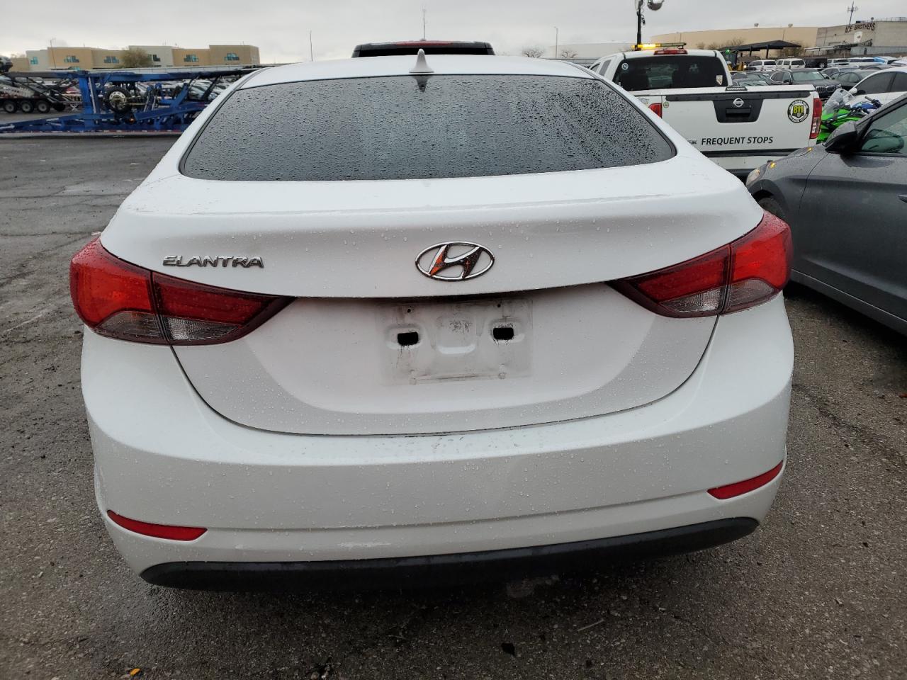 2015 Hyundai Elantra - Image 6