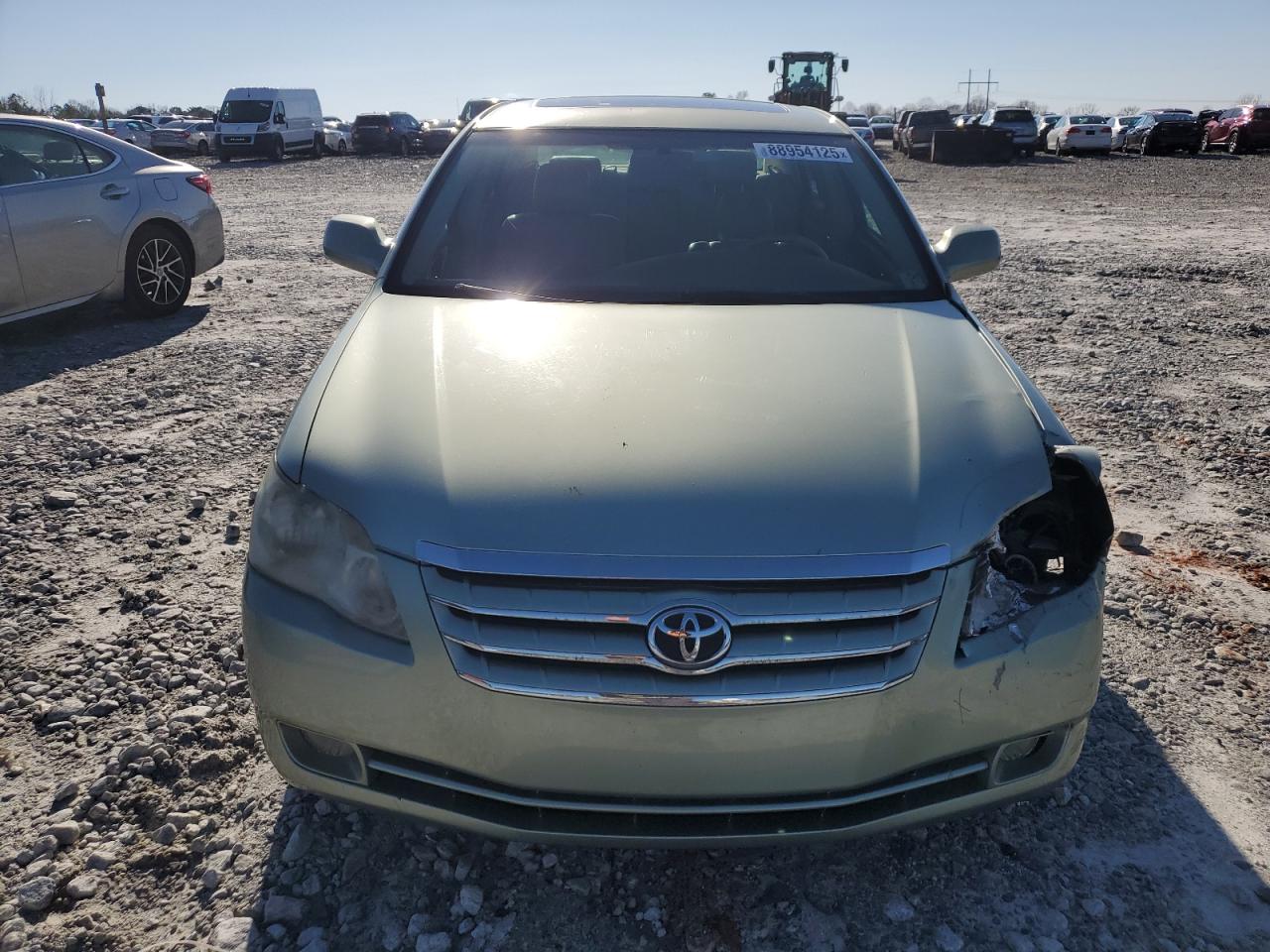 2005 Toyota Avalon - Image 5