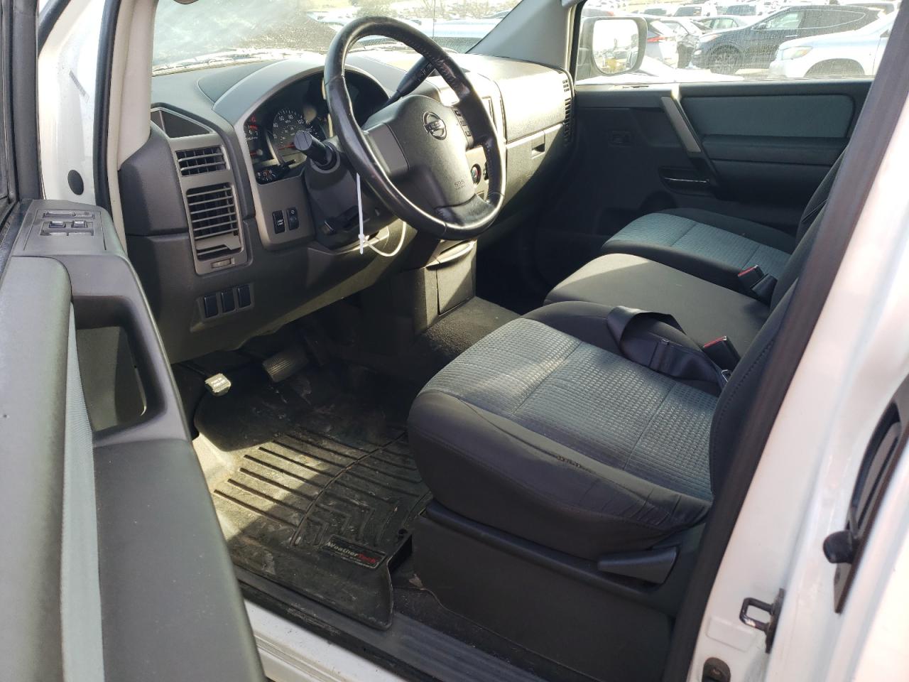 2005 Nissan Titan - Image 8