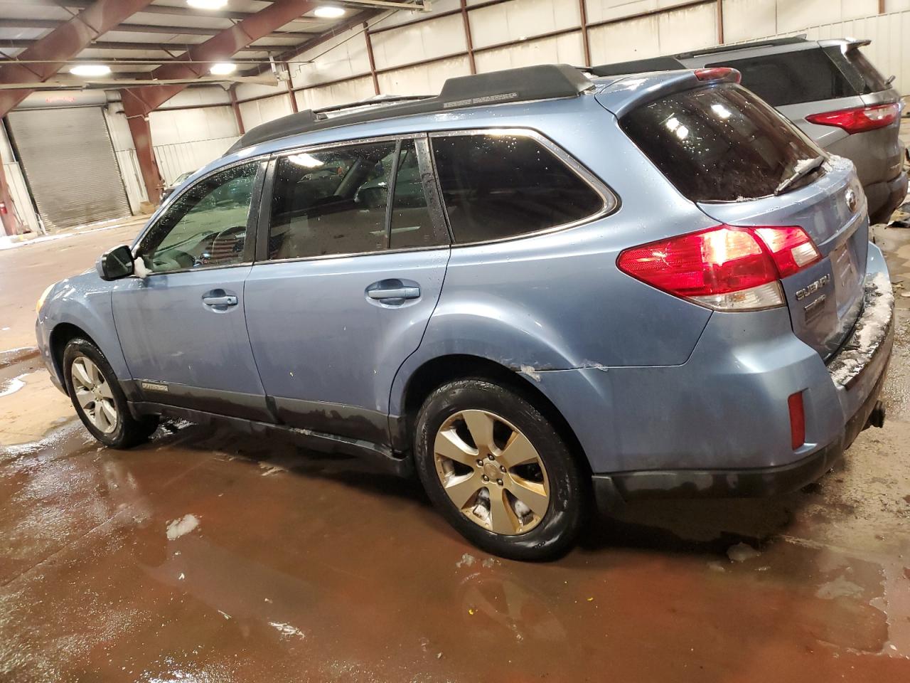 2010 Subaru Outback - Image 2