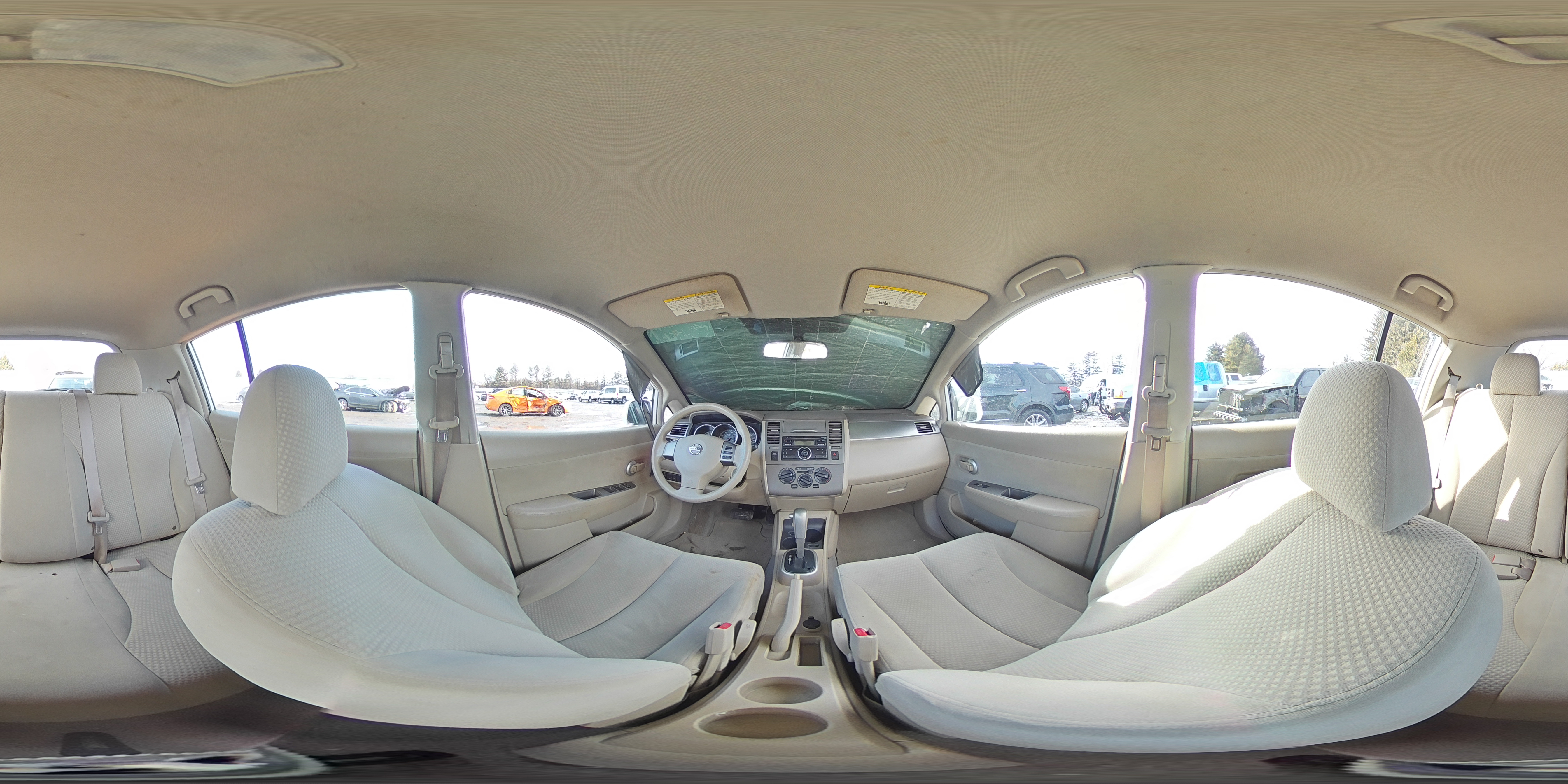 2011 Nissan Versa - Image 12