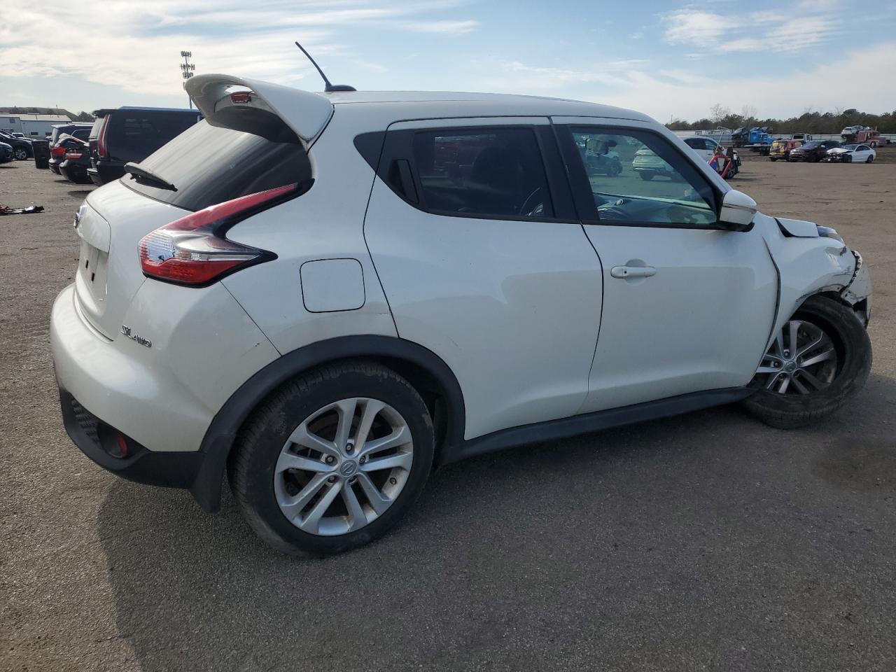 2015 Nissan Juke - Image 3
