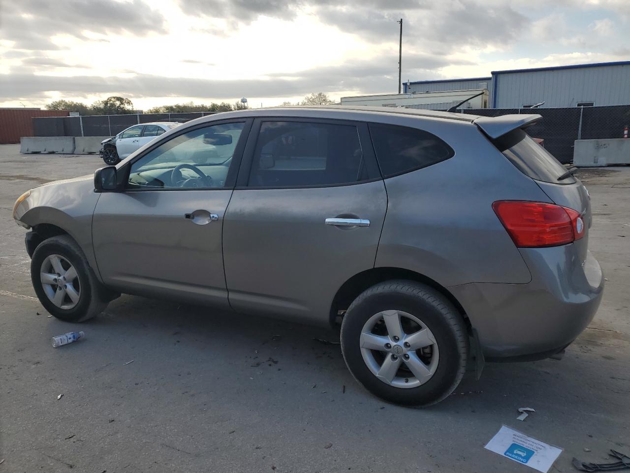 2010 Nissan Rogue - Image 2