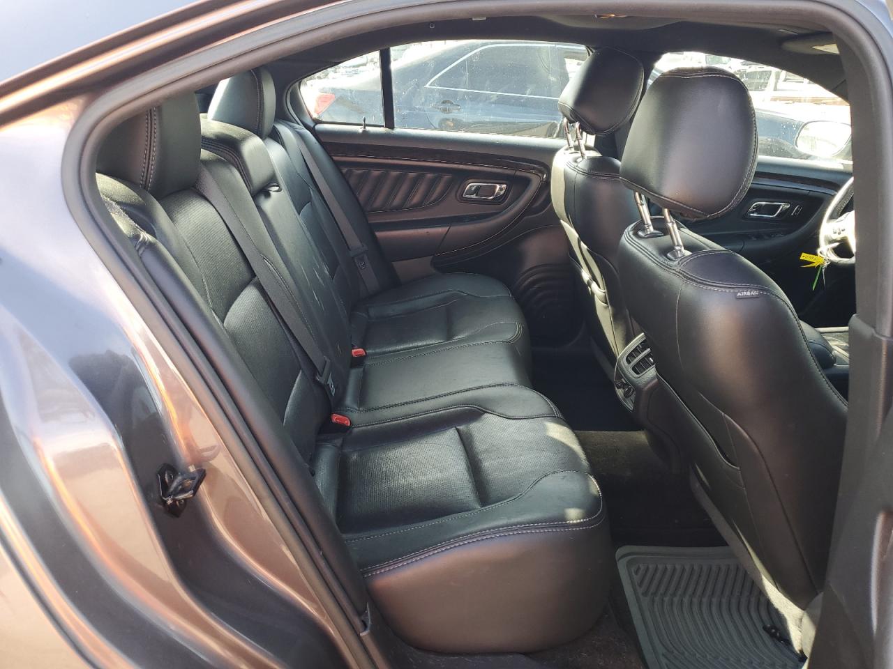 2013 Ford Taurus - Image 10