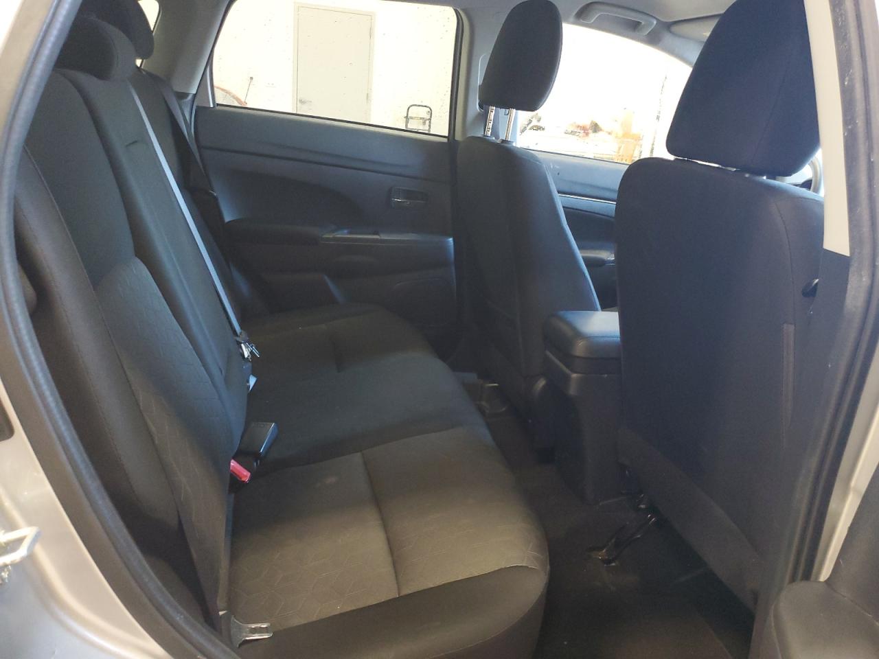 2021 Mitsubishi Outlander - Image 11