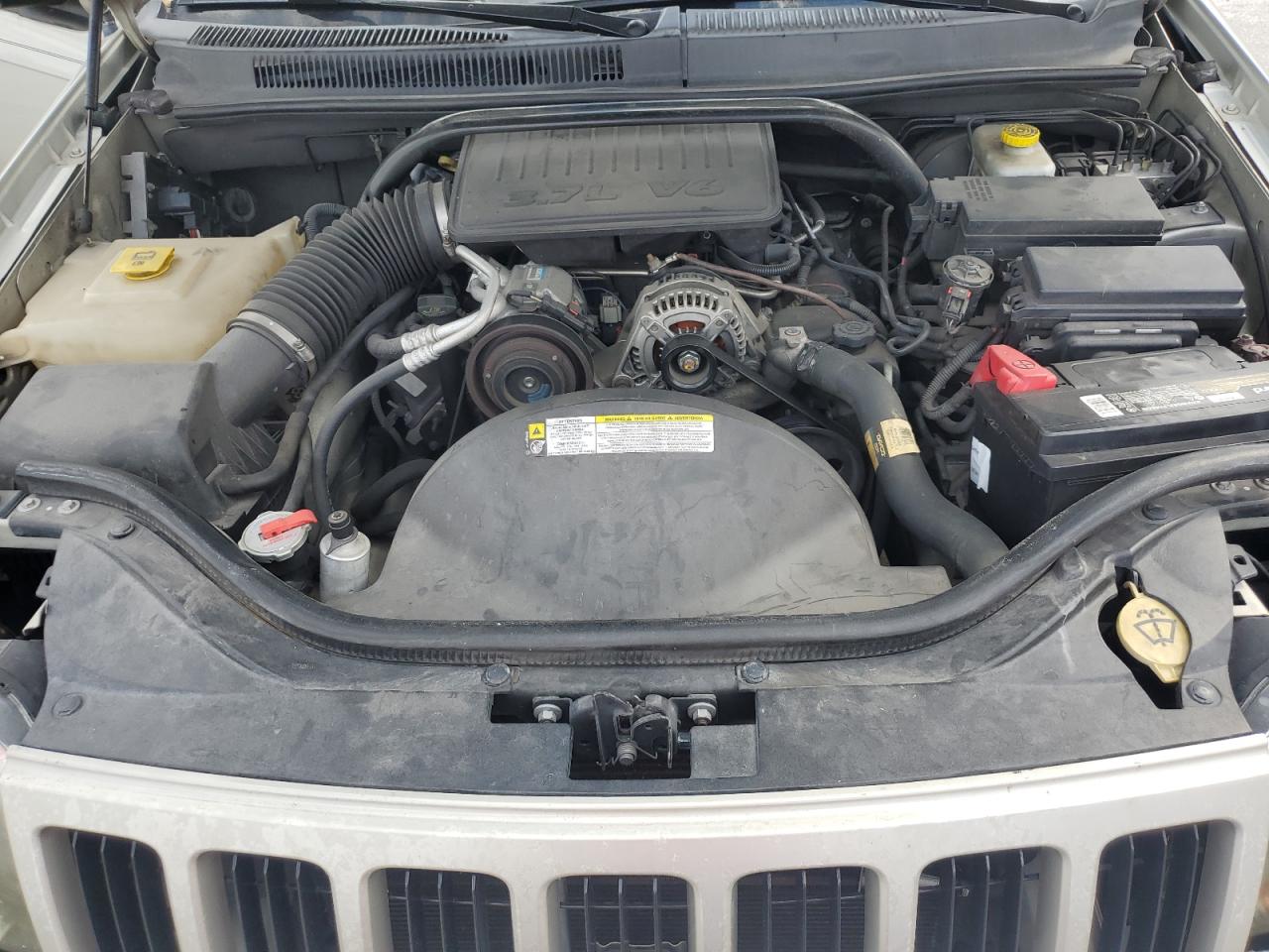 2010 Jeep Grand Cherokee - Image 14