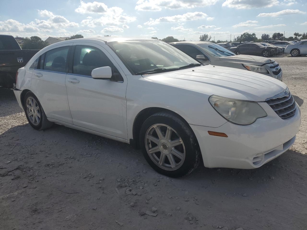 2008 Chrysler Sebring - Image 4