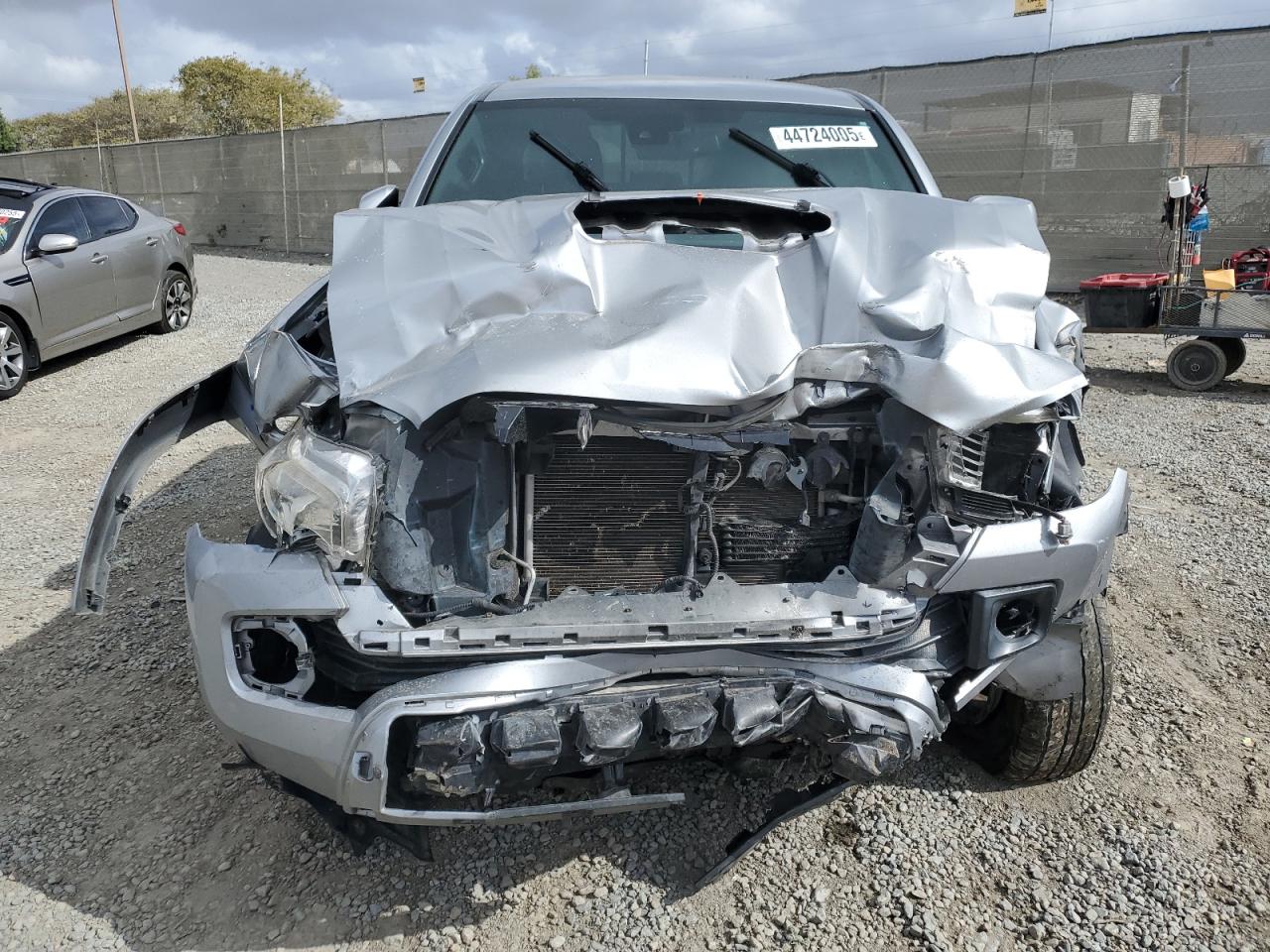 2018 Toyota Tacoma - Image 5