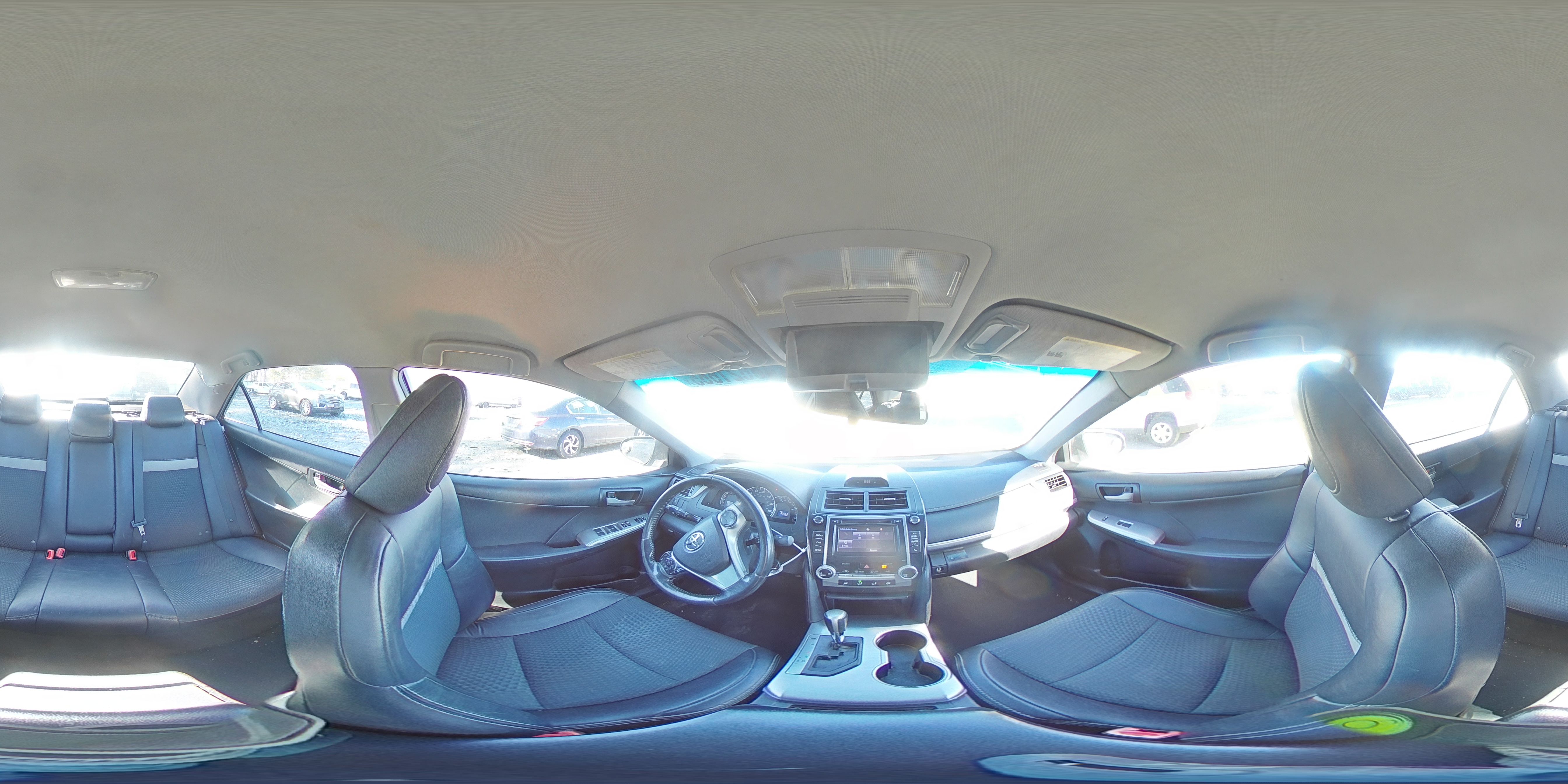2014 Toyota Camry - Image 13