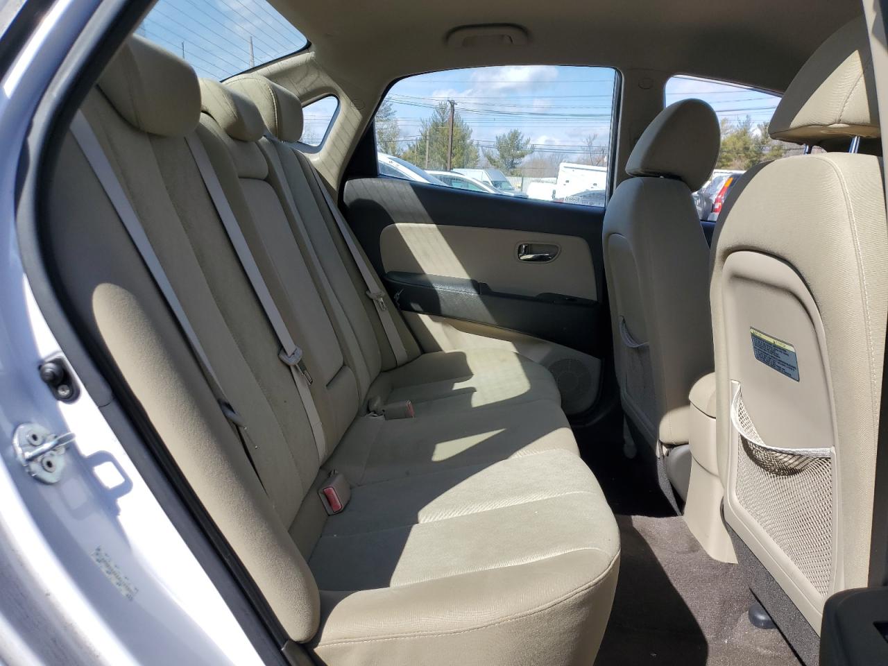 2010 Hyundai Elantra - Image 11