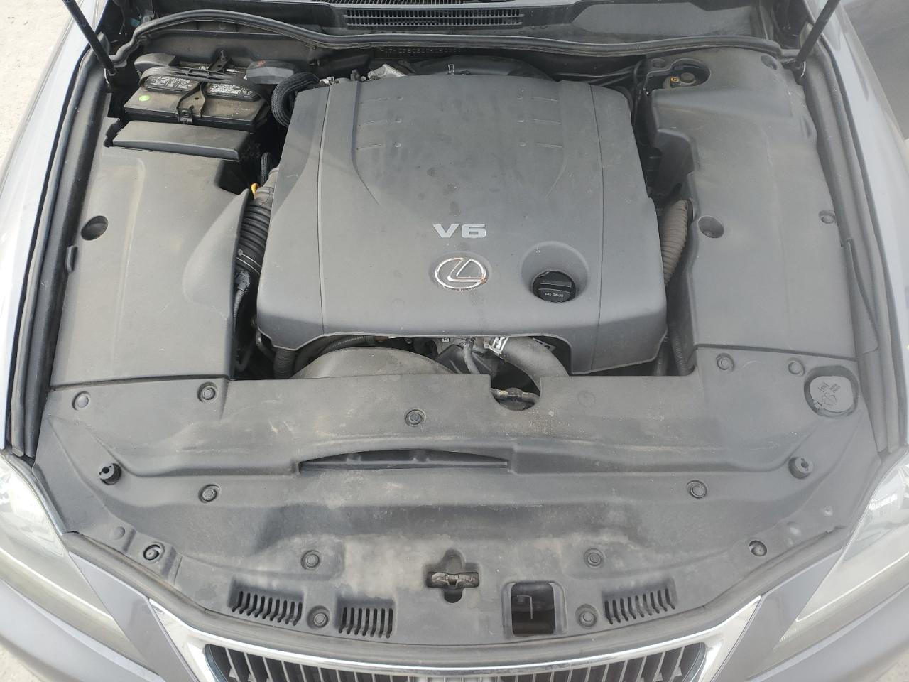 2012 Lexus IS - Image 11