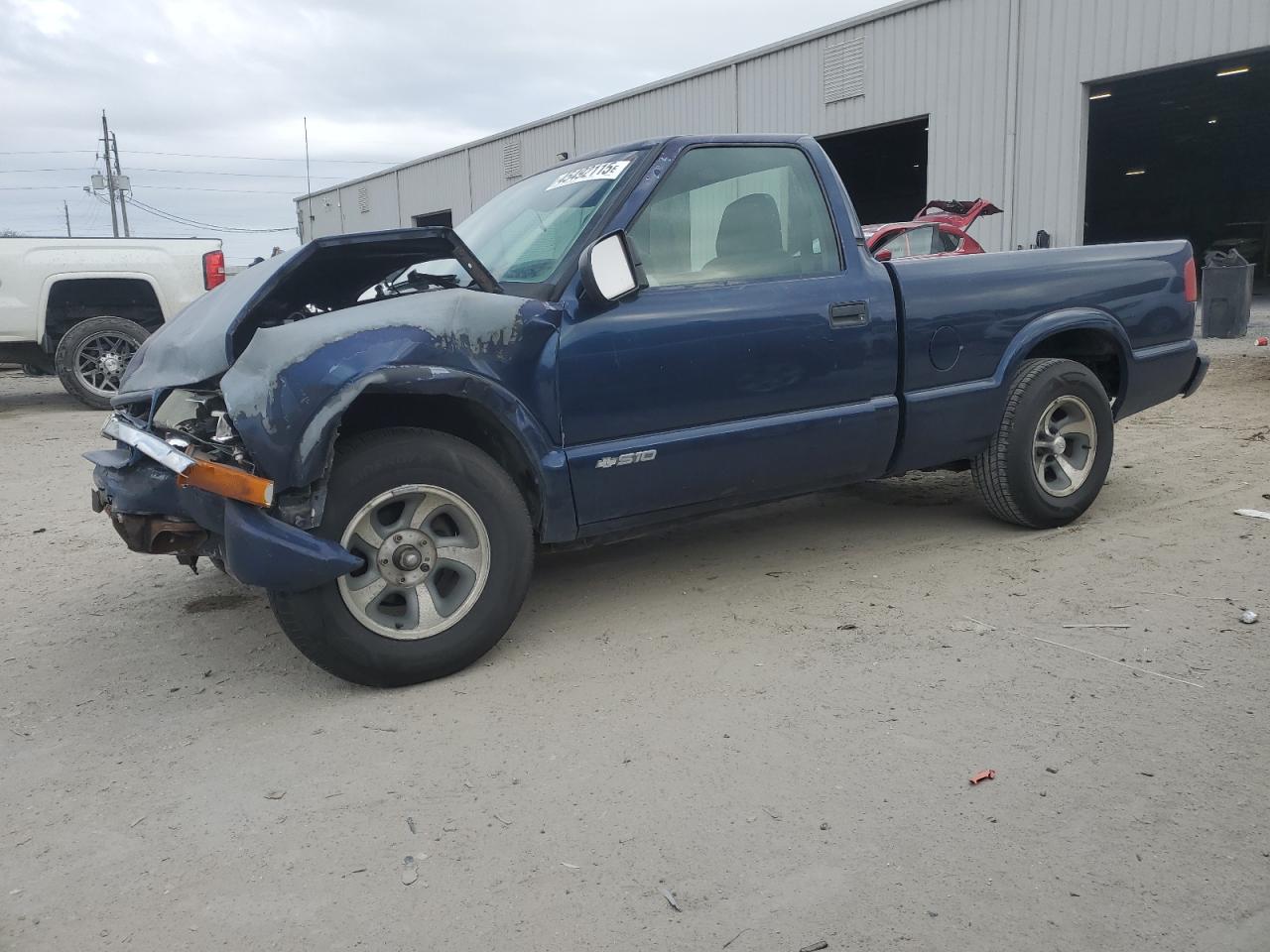 2003 Chevrolet S-10 Pickup - Image 1