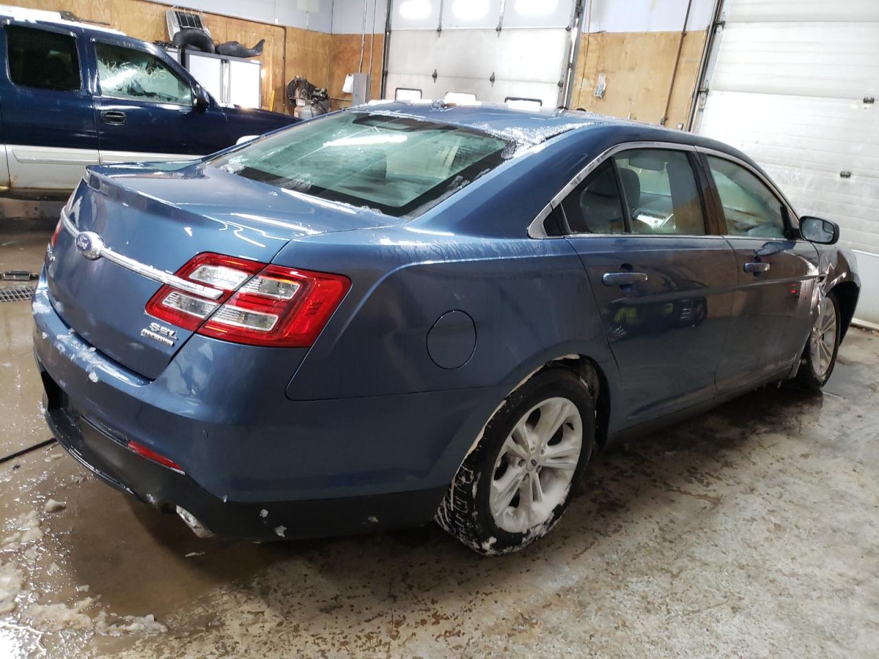 2018 Ford Taurus - Image 3
