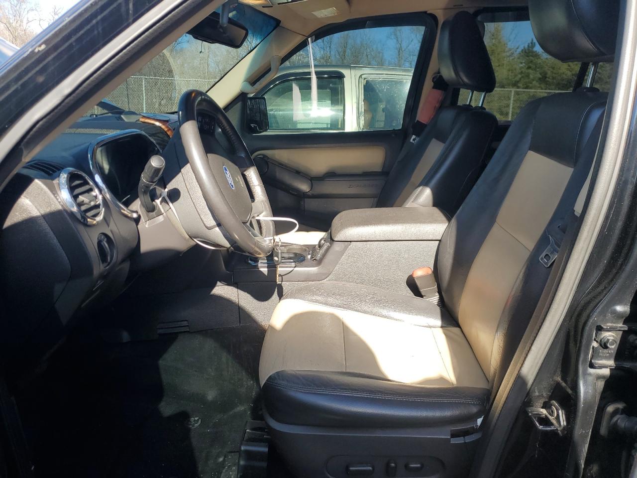 2010 Ford Explorer - Image 7